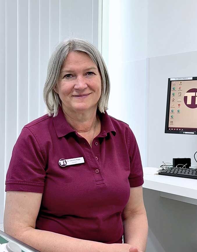 Tieraugenärztin Dr. Gabriele Rogge, Spezialistin für Augenheilkunde in der Tierklinik Ismaning